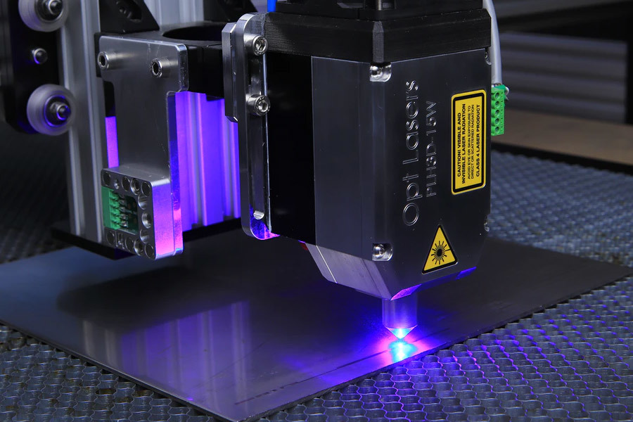 印(yìn)刷包裝使用成(cheng)熟工藝手段，對(dui)商品進行美化(hua)裝飾設計。