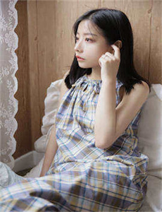 开心女鬼-女人扒开双脚让男人捅了
