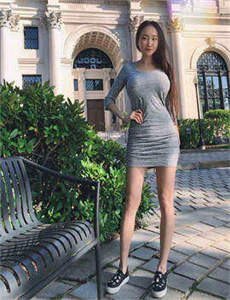 一边吃奶一边舔P好爽视频观看-瑠川莉娜